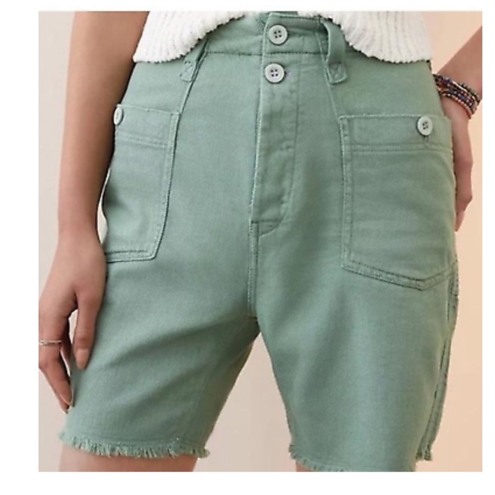 NWT pilcro slouchy surplus short